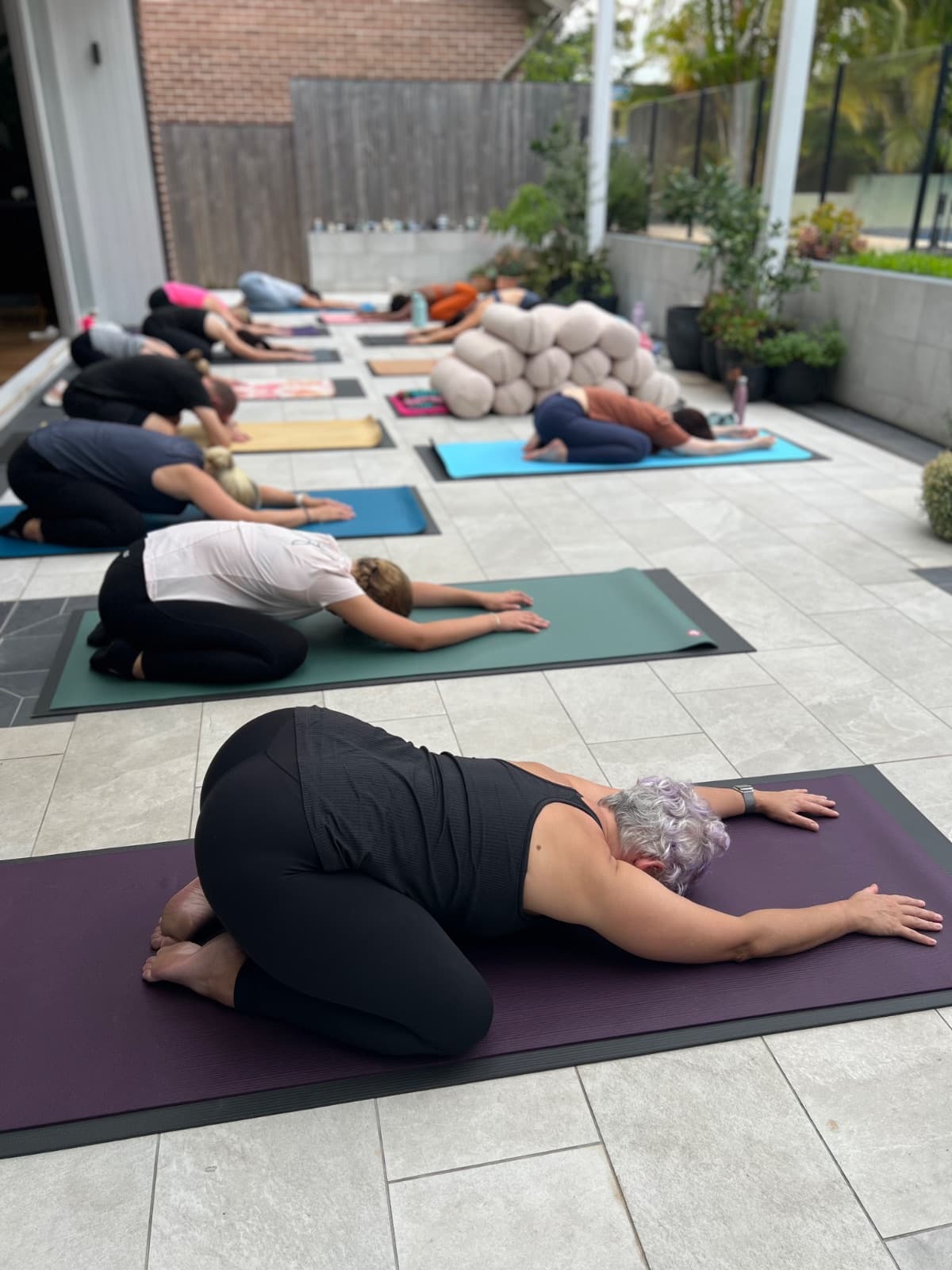 Creative workshop session during the Evolvere yoga retreat